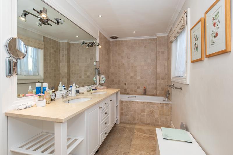 3 Bedroom Property for Sale in Constantia Western Cape